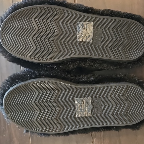 Steve Madden  NWT Black Slippers Sz L 9-10 - Picture 3 of 5